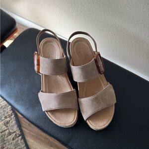 Elegant Beige Sandals